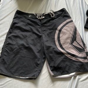 Volcom size 33 Boardshort